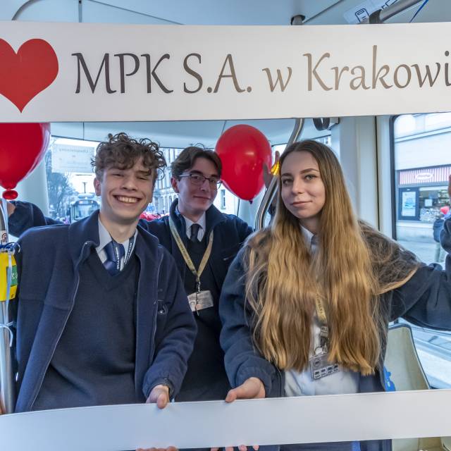 Pracownicy MPK SA w Krakowie  w Walentynki 2023