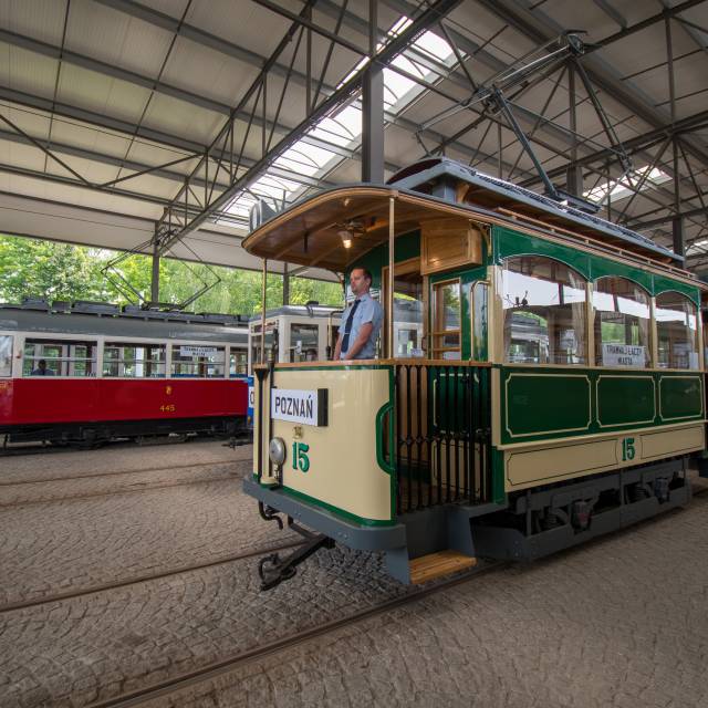 Historyczne tramwaje z innych miast w Krakowie - wagon z Poznania w zajedni Nowa Huta