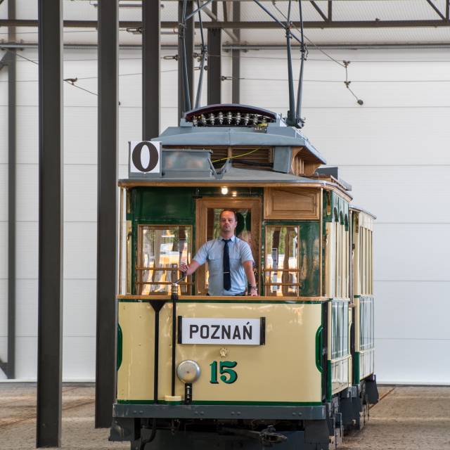 Historyczne tramwaje z innych miast w Krakowie - wagon z Poznania w zajedni Nowa Huta