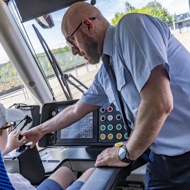 Super jazda - dzieci samodzielnie prowadzą tramwaj